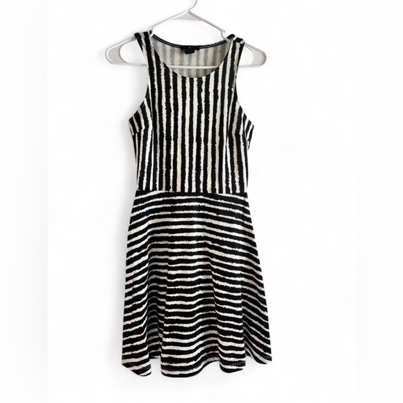 H&M Striped Fit & Flare Dress Black & White Party, NYE, Workwear Size S - Picture 1 of 3